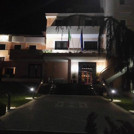 Hotel De La Ville & Centro Congressi 贝内文托 外观 照片