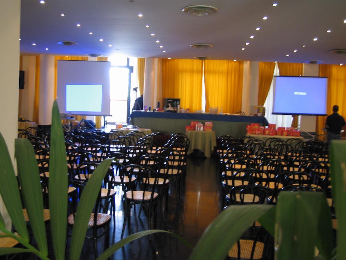 Hotel De La Ville & Centro Congressi 贝内文托 外观 照片