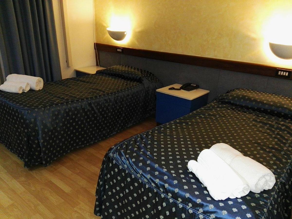 Hotel De La Ville & Centro Congressi 贝内文托 外观 照片